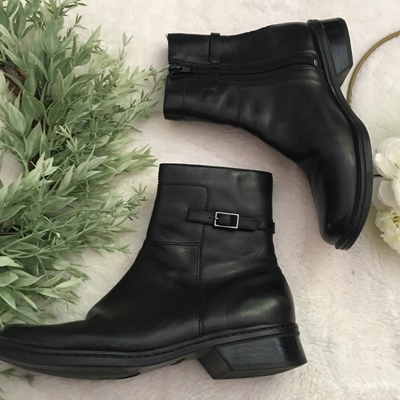 clark womens booties